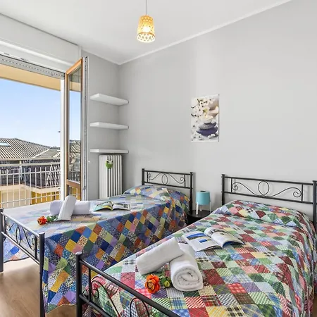 Casa Mirella Quiet 2br With View, Balcony And Ac - Happy Apartment Nebbiuno