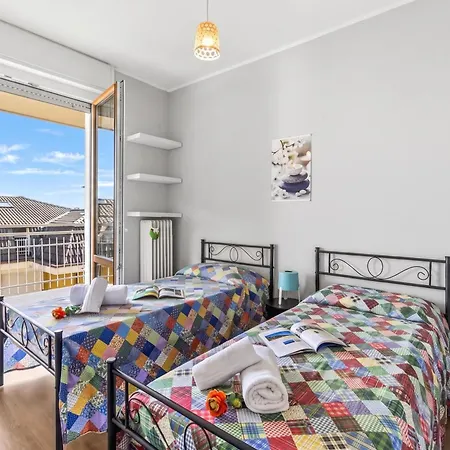 Apartment Casa Mirella Quiet 2br With View, Balcony And Ac - Happy *